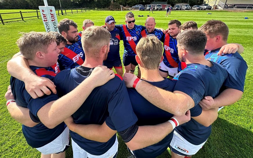 wivey-rugby-huddle